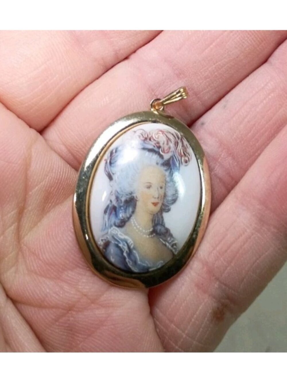 Vintage Victorian Lady Portrait Gold Trim Oval Pendant Art Nouveau